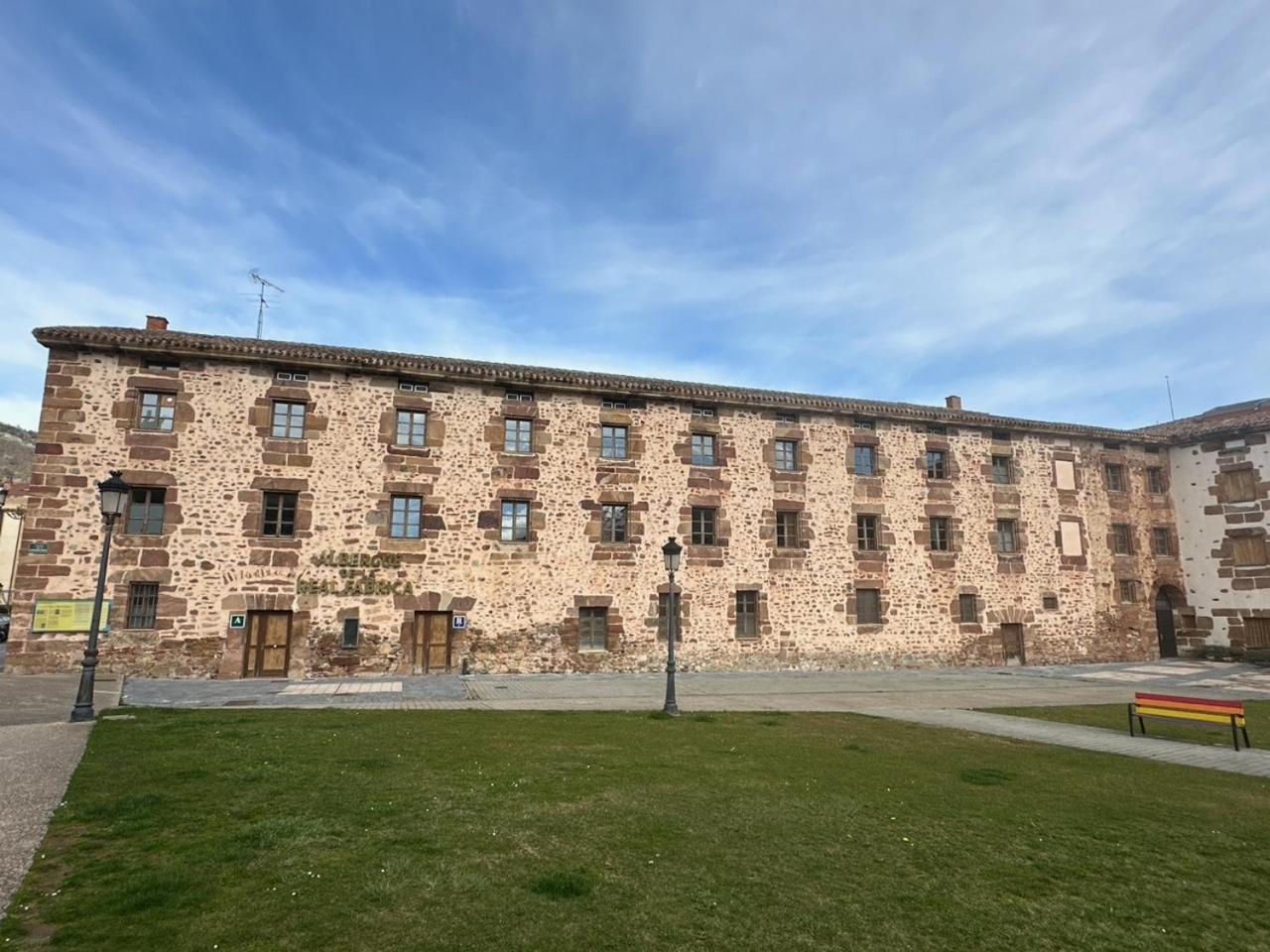 Hotel Y Albergue Real Fabrica De Ezcaray Exterior foto